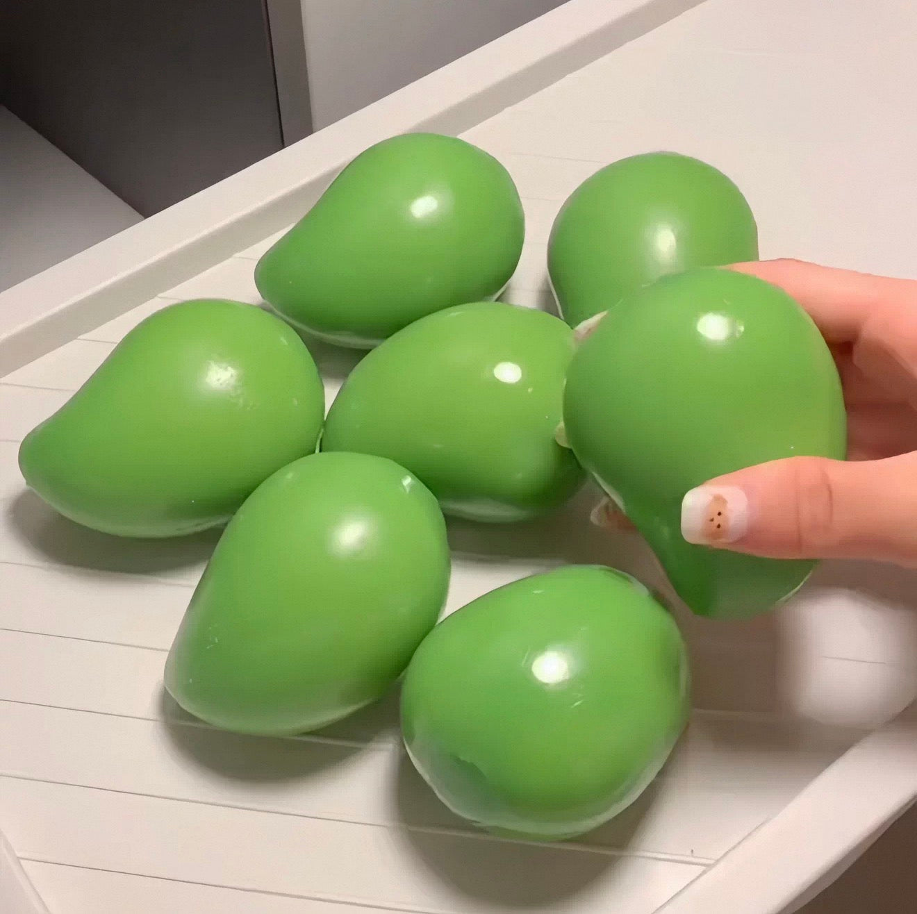 Color Changing Crunchy Mango Squishy