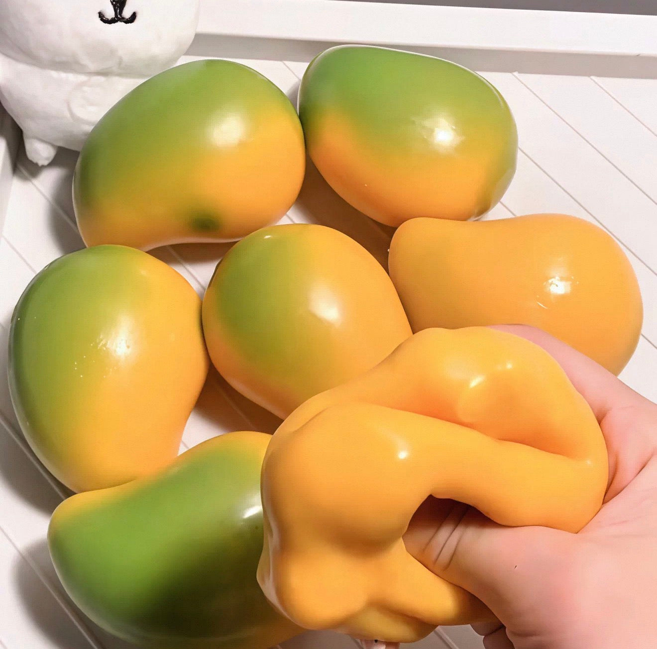 Color Changing Crunchy Mango Squishy